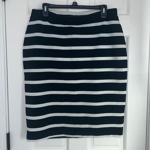 Liz Claiborne Women’s Skirt (Size: L)